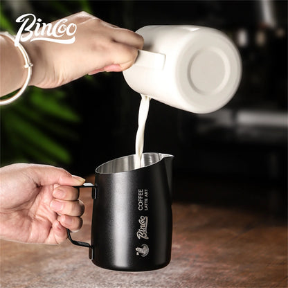 BINCOO Milk Frothing Pitcher 420ml Milk Frother Cup Espresso Steaming Pitcher Stainless Steel Milk Frother Jug Home Barista Tool