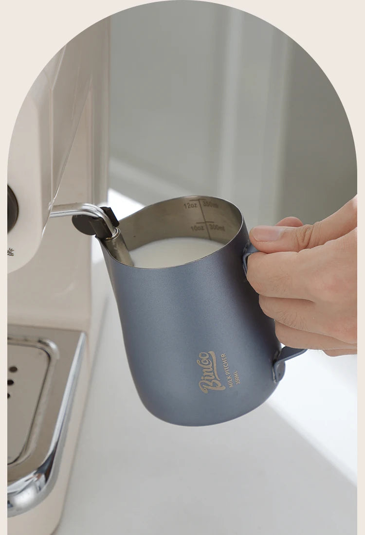 350/600ML Coffee Milk Frothing Pitcher Jug 304 Stainless Steel Precise Scale High Quality Latte Barista Professional CafeUtensil