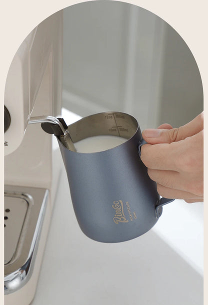 350/600ML Coffee Milk Frothing Pitcher Jug 304 Stainless Steel Precise Scale High Quality Latte Barista Professional CafeUtensil